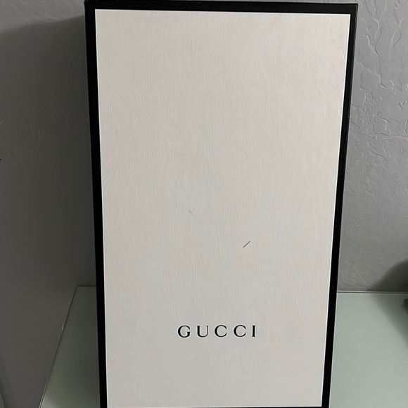 NEW GUCCI - Picture 2 of 16